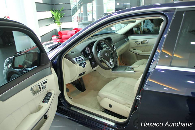 Cận cảnh nội thất chiếc xe tiền tỷ