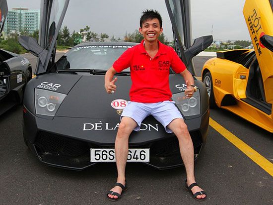 Minh ‘nhựa’ là chủ nhân của dàn xe trăm tỷ đồng, trước khi thông tin anh bỏ 78 tỷ rước “thần gió’ về Việt Nam gây xôn xao. Minh ‘nhựa’ là chủ nhân của dàn xe trăm tỷ đồng, trước khi thông tin anh bỏ 78 tỷ rước “thần gió’ về Việt Nam gây xôn xao.