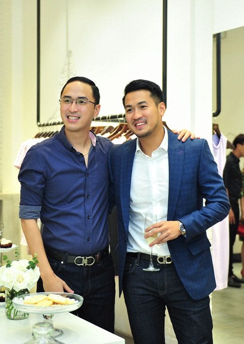 Louis Nguyễn biết nói 4 thứ tiếng: Anh, Tây Ban Nha, Philipines và Việt Nam và là một doanh nhân bản lĩnh . Ảnh: Louis Nguyễn chụp cùng em trai