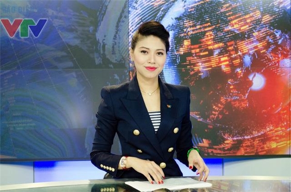 Cô đặc biệt yêu thích chiếc đồng hồ này và đeo nó khi dẫn chương trình