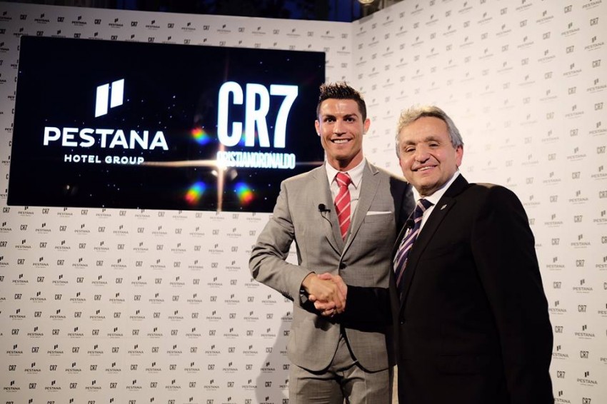 Anh đã tham dự lễ khai trương khách sạn Pestana CR7 Funchal ở Madeira. Ronaldo cho biết anh rất vui do đây là dự án lớn nhất đời, hoàn toàn khác với những gì anh thường làm.  
