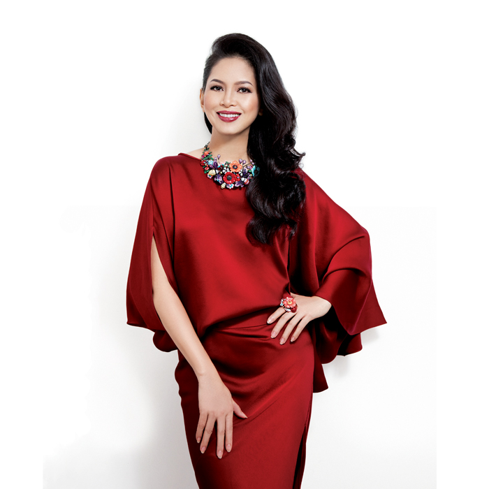 Cùng ngắm thêm vẻ đẹp mặn mà khiến nhiều người mê mệt của nữ đại gia giàu có Lê Hồng Thủy Tiên