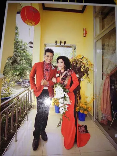 Một số hình ảnh về cô dâu chú rể trong tiệc cưới