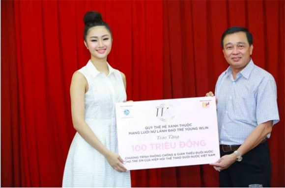 Từng chia sẻ với báo giới, chị Thanh Hòa cũng cho hay, trong 8 người con của mình, cô bé Trần Thị Thu Ngân là đứa con khác biệt nhất. Được biết Thu Ngân chính là đại sứ đầu tiên của Mạng lưới Nữ lãnh đạo trẻ YWLIN (Mạng lưới dành cho những bạn trẻ có quyết tâm và mong muốn dấn thân trở thành nữ lãnh đạo trong tương lai) tại Thụy Sĩ bởi những đóng góp cho Chương trình Chống đuối nước và xóa nạn mù bơi cho trẻ em Việt Nam) tại Thụy Sĩ.