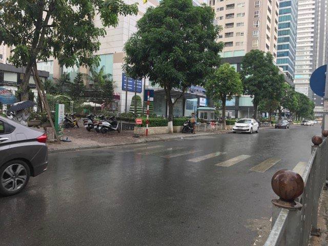 hinh-anh-ha-noi-don-con-mua-lon-sau-nhieu-ngay-nang-nong-gay-gat