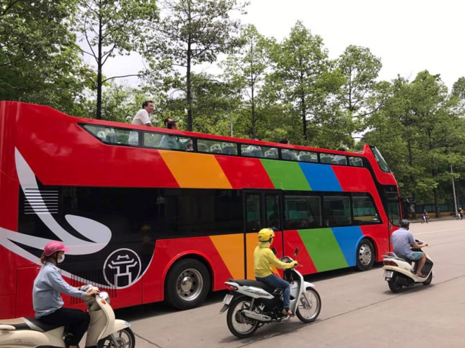 xe-buyt-2-tang-dau-tien-o-ha-noi-thong-tin-ve-hinh-anh-va-lo-trinh