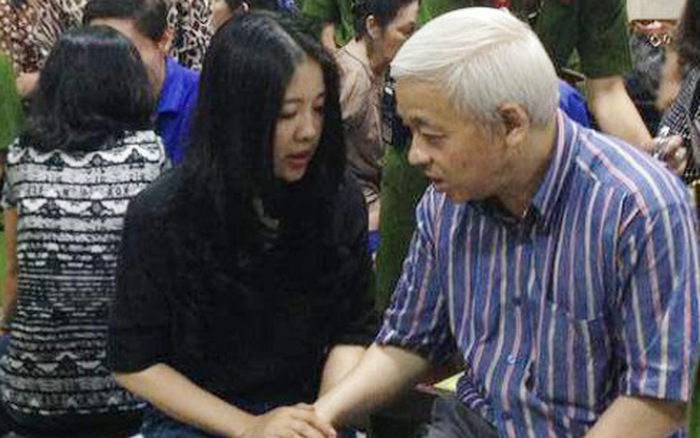 bau-kien-om-trong-tu-vo-chong-kiem-tram-ty-dong-trong-thang-8 bau-kien-om-trong-tu-vo-chong-kiem-tram-ty-dong-trong-thang-8