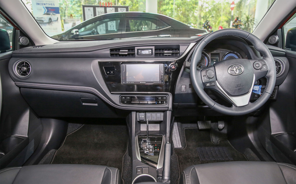 phien-ban-nang-cap-toyota-corolla-altis-2017-len-ke-o-malaysia-co-gia-tu-hon-28000-usd