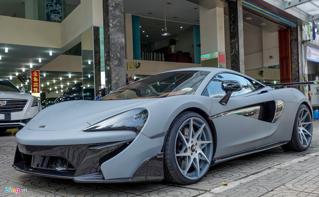 sieu-xe-cu-mclaren-570s-cua-cuong-do-la-lot-xac-an-tuong-nho-goi-do-hang-hieu