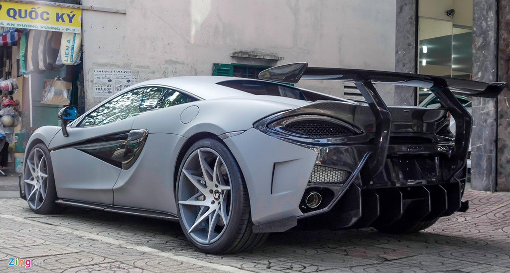 sieu-xe-cu-mclaren-570s-cua-cuong-do-la-lot-xac-an-tuong-nho-goi-do-hang-hieu