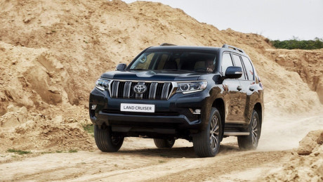 hang-xe-nhat-toyota-chinh-thuc-gioi-thieu-mau-suv-co-trung-land-cruiser-prado-2018