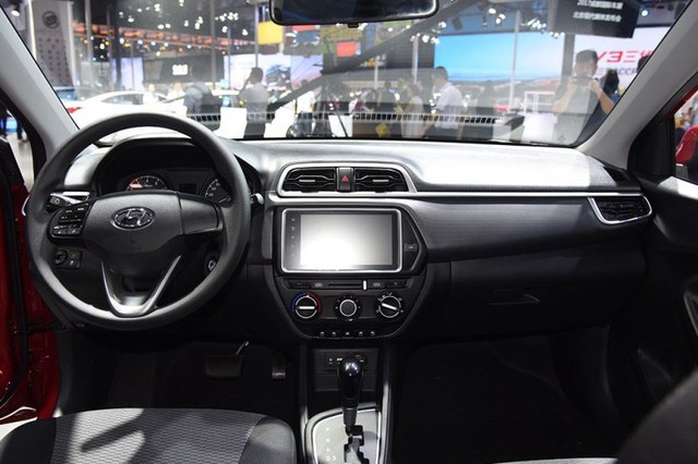 hyundai-reina-2017-gia-soc-chi-172-trieu-dong-co-gi-hay