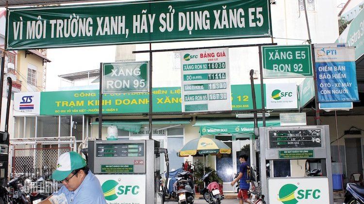 thay-xang-a92-bang-xang-e5-gia-xang-se-tang-hay-giam