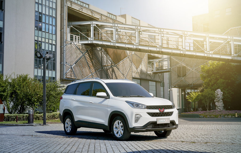xe-suv-trung-quoc-dep-long-lanh-gia-chi-193-trieu-dong-cua-gm-co-gi-hay