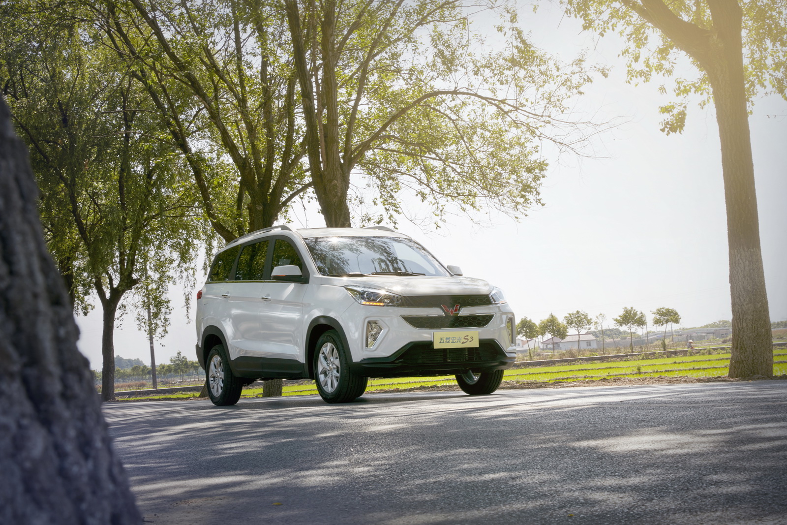 xe-suv-trung-quoc-dep-long-lanh-gia-chi-193-trieu-dong-cua-gm-co-gi-hay