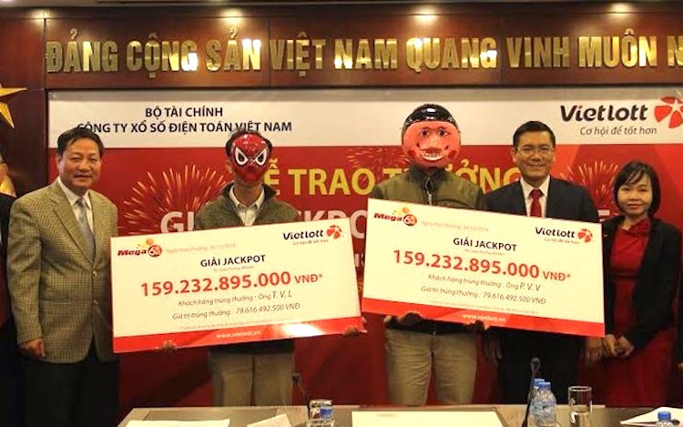 xo-so-vietlott-nguoi-trung-thuong-khong-den-linh-tien-di-ve-dau