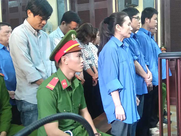 bi-de-nghi-an-tu-cuu-nu-giam-doc-agribank-ben-thanh-thoat-an