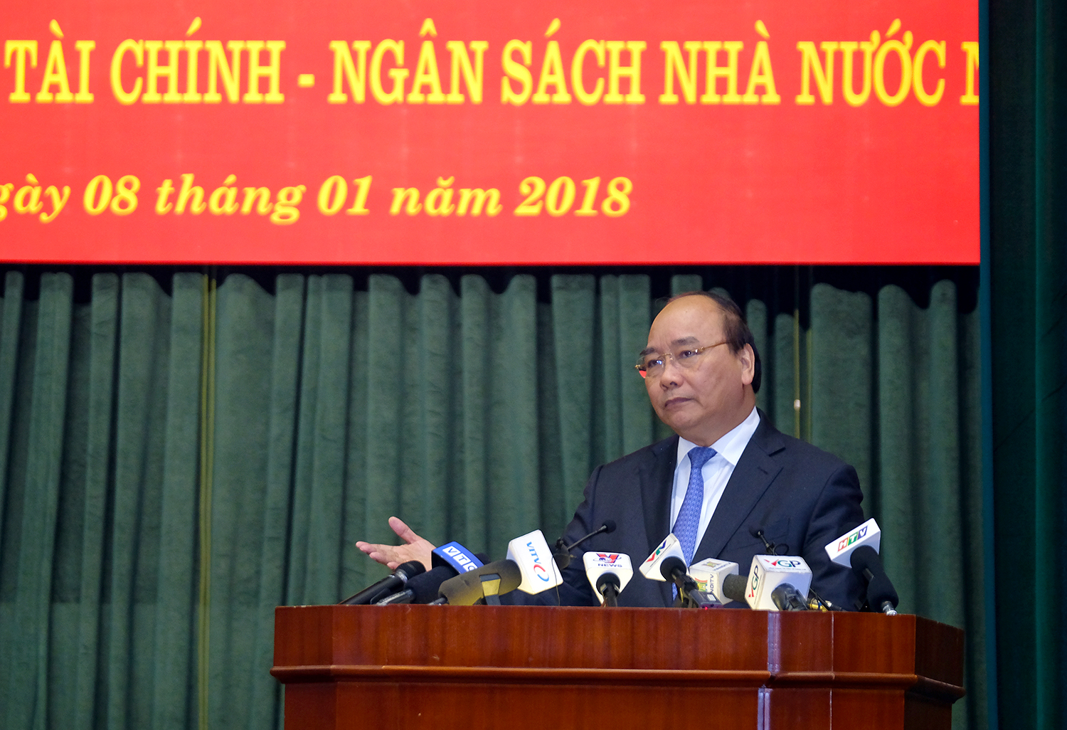 thu-tuong-ban-nha-cong-san-cho-vu-nhom-nha-nuoc-duoc-gi