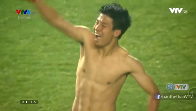 hieu-ung-u23-viet-nam-hang-hoa-dua-giam-gia-cho-khach-hang-ten-dung