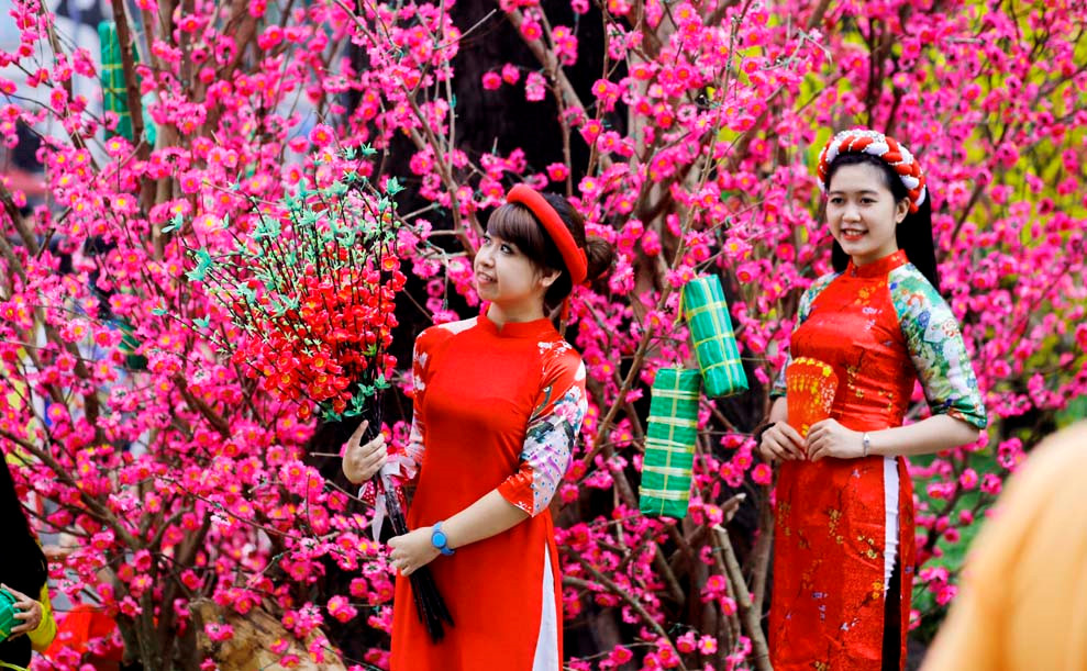 tet-2018-mac-trang-phuc-mau-gi-3-ngay-dau-nam-moi-de-may-man-ca-nam