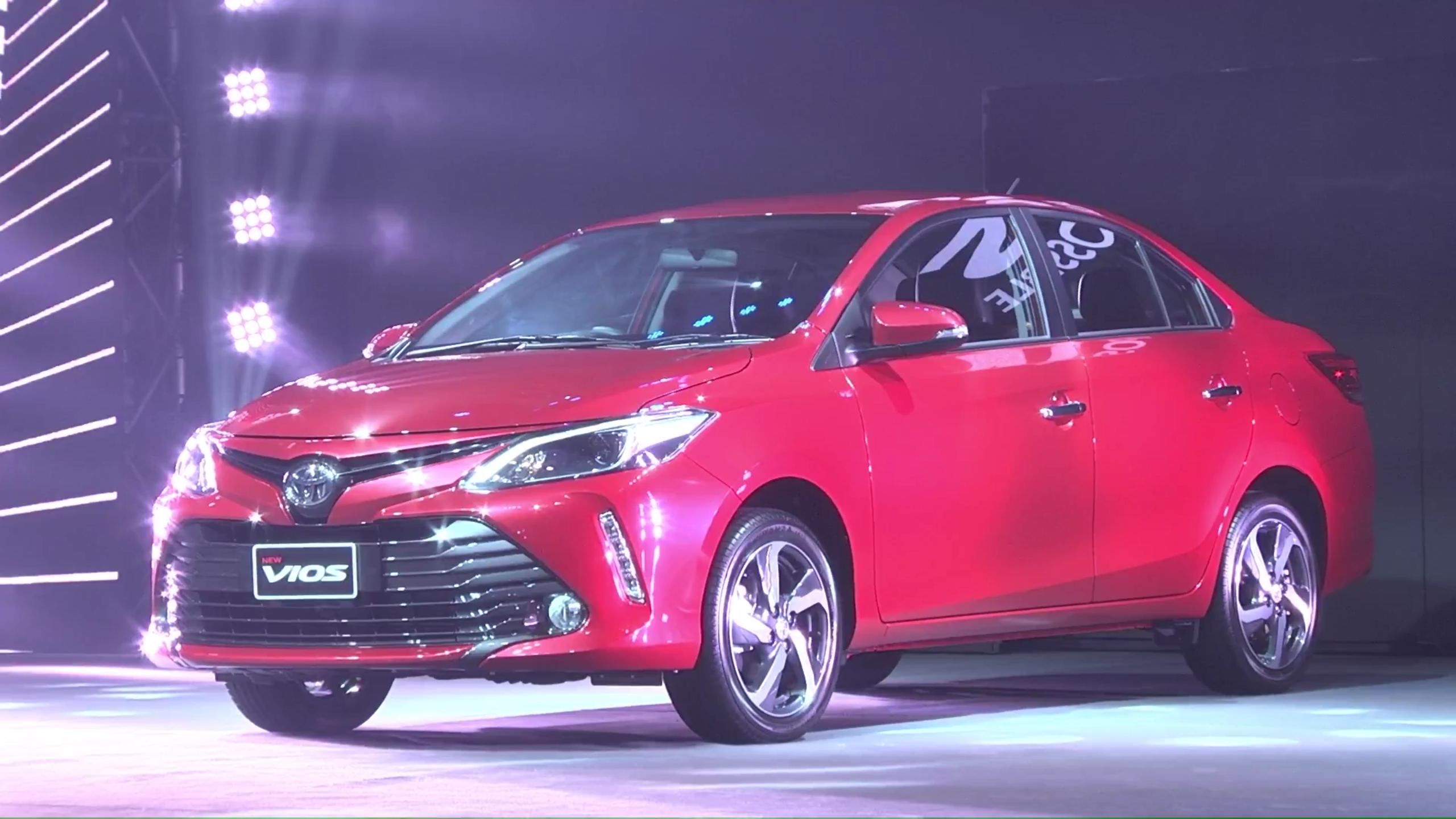 sat-tet-o-to-hot-ban-chay-nhat-cua-toyota-giam-soc-gan-60-trieu-dongchiec