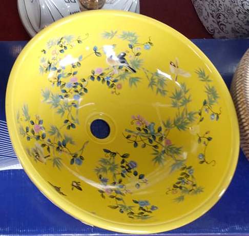 can-canh-lavabo-trang-tri-hoa-dep-mat-gia-trieu-dongchiec-o-cho-viet