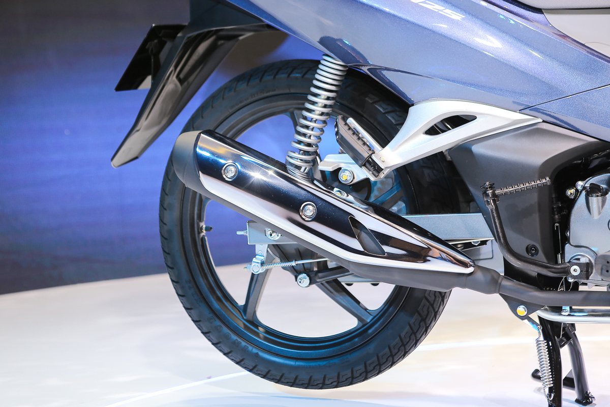 chiec-xe-may-so-moi-ra-mat-cua-honda-gia-ngang-mot-chiec-xe-tay-ga-co-gi-hay