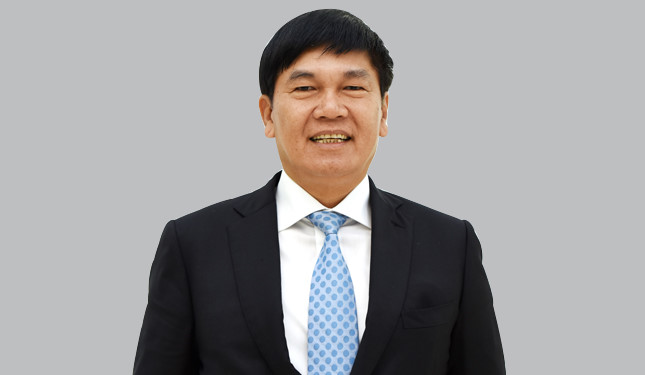 hang-loat-tin-xau-bua-vay-ty-phu-usd-tran-dinh-long