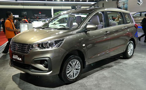 suzuki-trinh-lang-chiec-o-to-7-cho-dep-long-lanh-moi-gia-306-trieu-dong