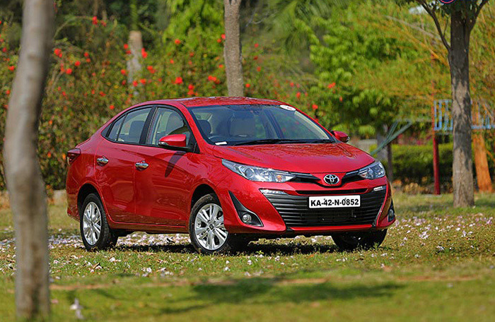 toyota-yaris-2018-gia-294-trieu-dong-trinh-lang-dan-viet-dung-ngoi-khong-yen