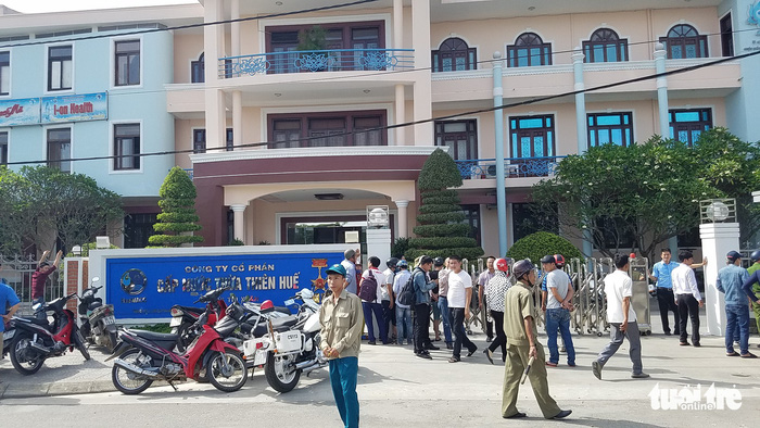 nu-nhan-vien-bi-bat-lam-con-tin-o-hue-nhan-chung-ke-lai-khoanh-khac-kinh-hoang