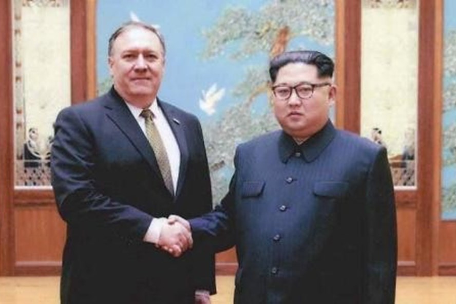 6-nhan-vat-nay-la-nhung-nguoi-co-cong-dua-ong-trump-va-ong-kim-vao-ban-dam-phan