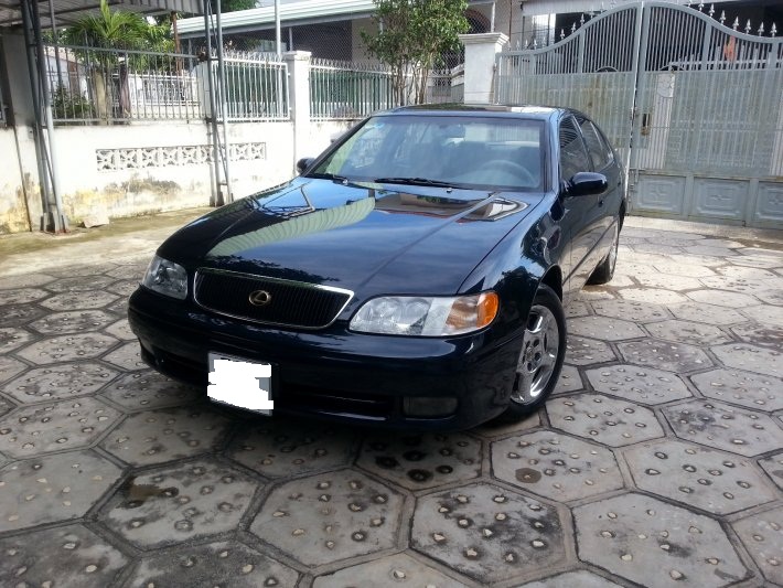 chiec-o-to-lexus-cu-nay-dang-rao-ban-tam-gia-chi-200-trieu-dong-co-nen-mua