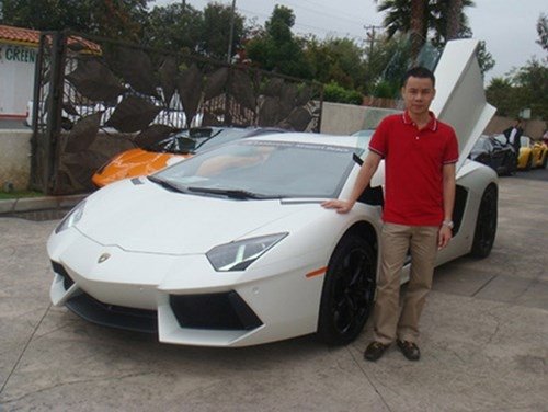 dai-gia-nghin-ty-choi-sieu-xe-lung-lay-mot-thoi---cuong-luxury---gio-ra-sao