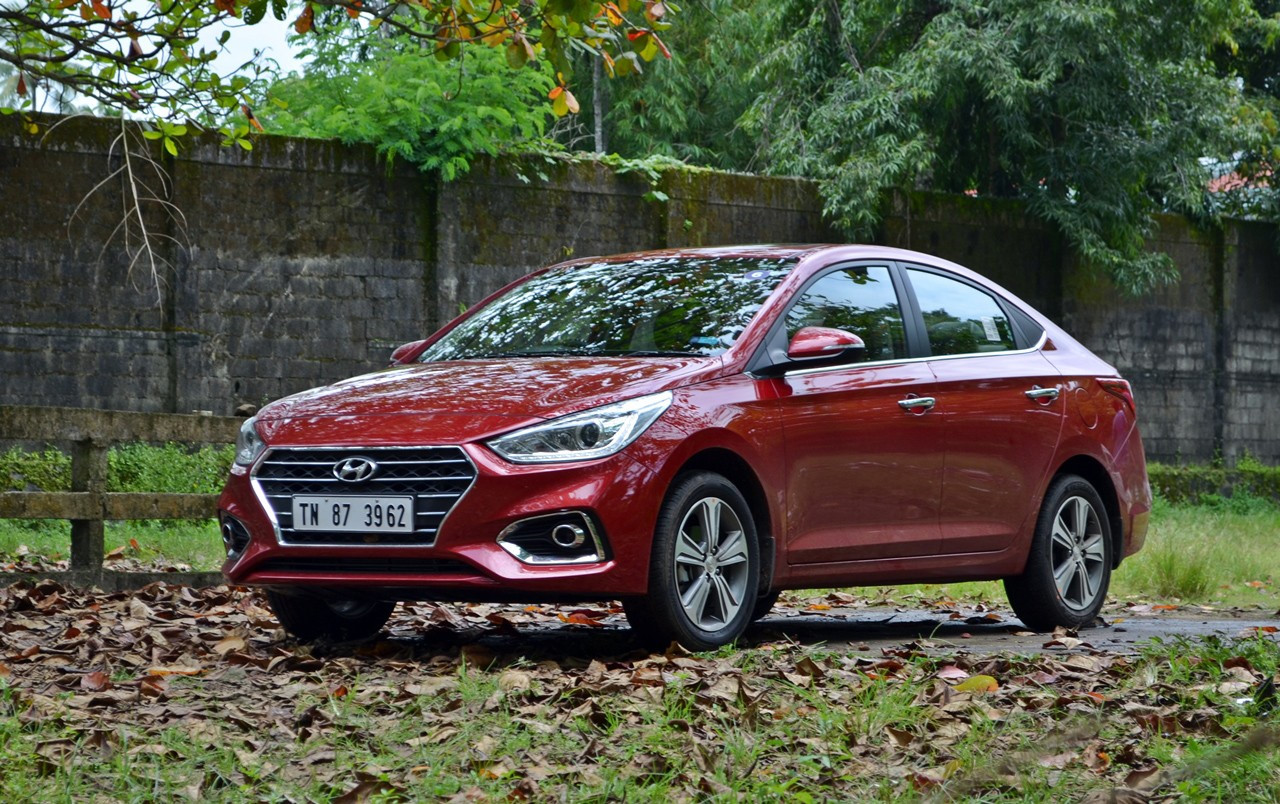 hyundai-accent-425-trieu-ban-chay-16-nghin-chiecthang-gia-lan-banh-bao-nhieu-tien
