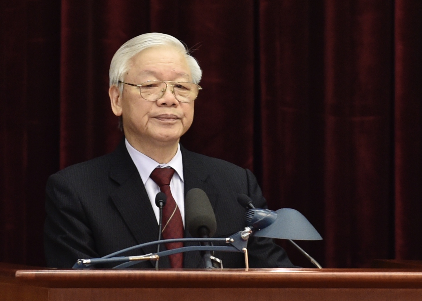be-mac-hoi-nghi-trung-uong-9