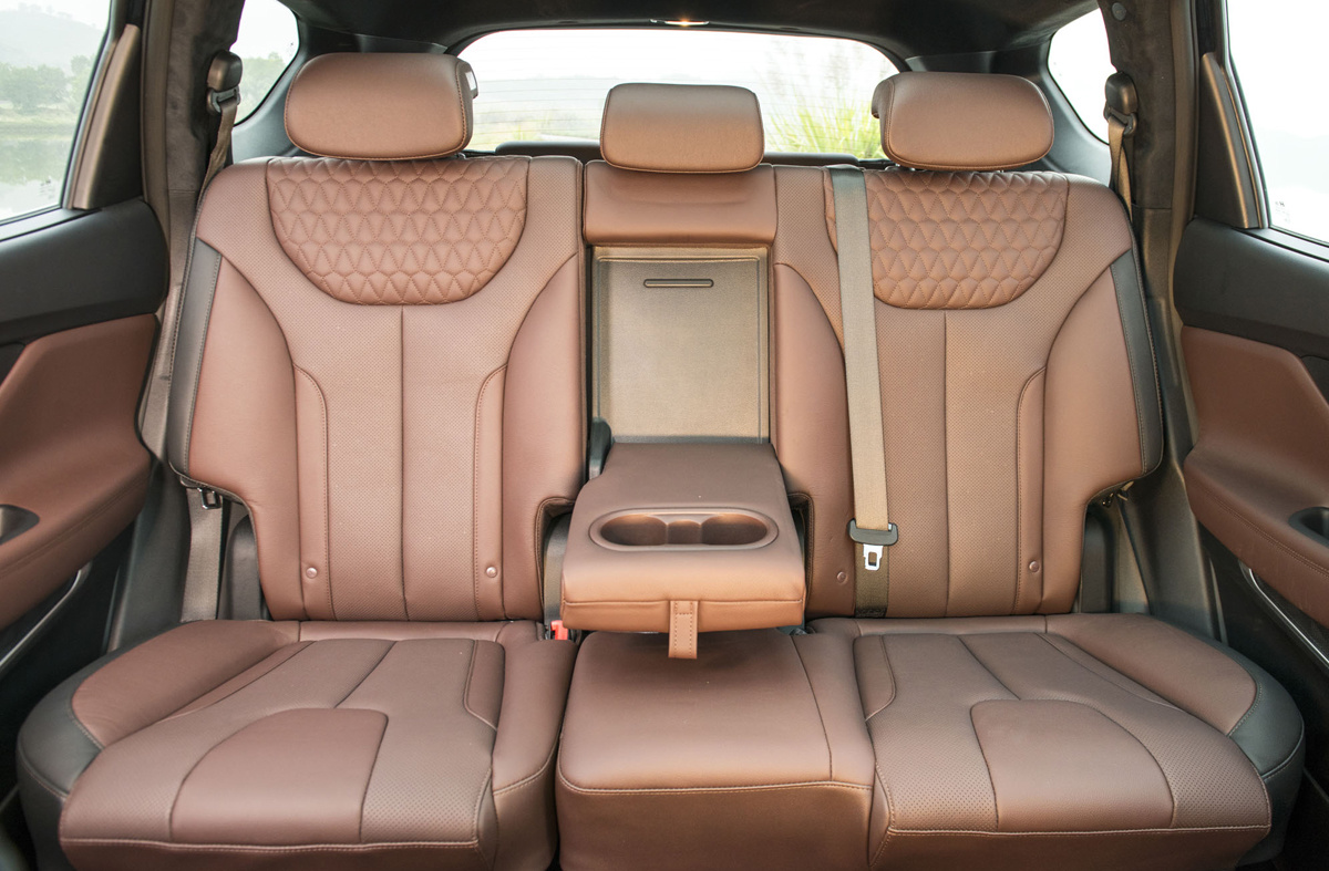 hyundai-santa-fe-2019-dep-long-lanh-cho-nguoi-viet-hap-dan-co-nao