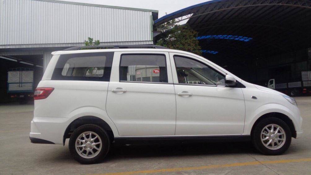 xon-xao-o-to-trung-quoc-7-cho-moi-tinh-rao-ban-gia-chi-240-trieu-dong-tai-vn
