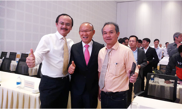 tuyen-bong-da-viet-nam-thang-hoa-tui-tien-16-nghin-ty-cua-bau-duc-lai-giam-manh