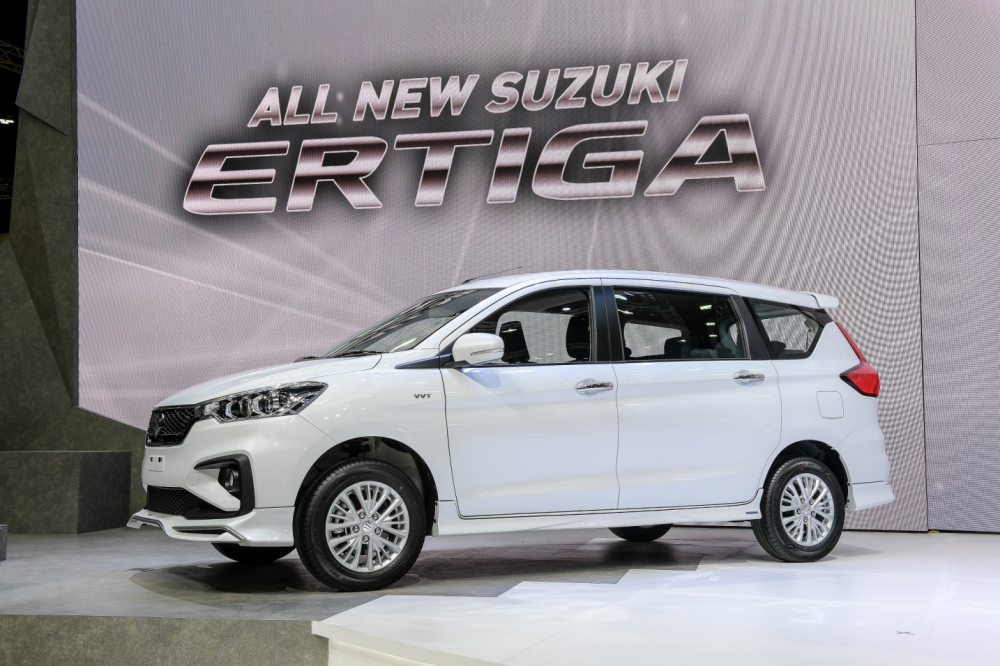 chiec-o-to-suv-7-cho-dep-long-lanh-gia-4775-trieu-dong-nay-sap-ve-viet-nam