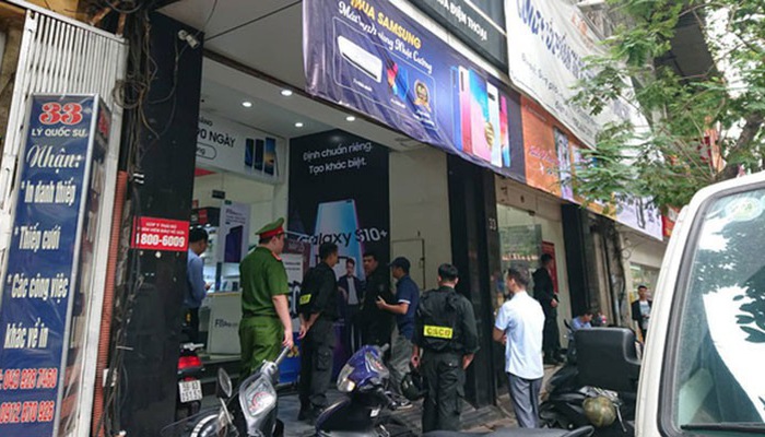 so-huu-hang-chuc-cua-hang-ong-chu-nhat-cuong-mobile-giau-khung-co-nao
