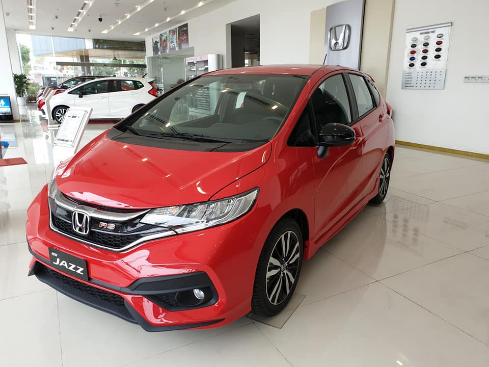 chiec-o-to-honda-nay-dang-duoc-giam-gia-manh100-trieu-dongchiec-tai-viet-nam