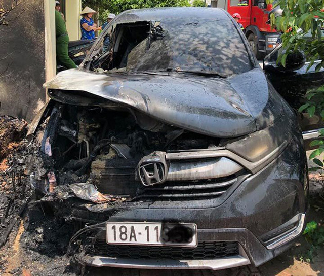 honda-cr-v-no-chay-xem-nat-phan-dau-duoi-troi-nang-nong-lanh-dao-honda-viet-nam-noi-gi