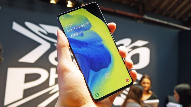 huawei-gap-bao-lon-samsung-cho-doi-dien-thoai-huawei-lay-galaxy-s10