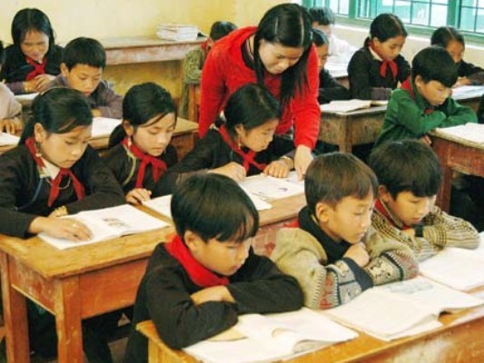 Qu&agrave; thưởng tết 2015 cho gi&aacute;o vi&ecirc;n v&ugrave;ng n&uacute;i qu&aacute; &iacute;t ỏi
