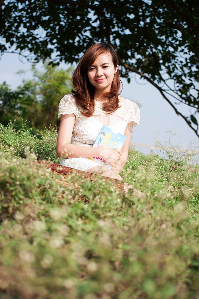 Với những b&atilde;i cỏ xanh mượt, những h&agrave;ng nh&atilde;n trải d&agrave;i thơ mộng, &lsquo;vương quốc bọ x&iacute;t&rsquo; l&agrave; địa điểm chụp ảnh Tết đẹp cho m&ugrave;a xu&acirc;n n&agrave;y