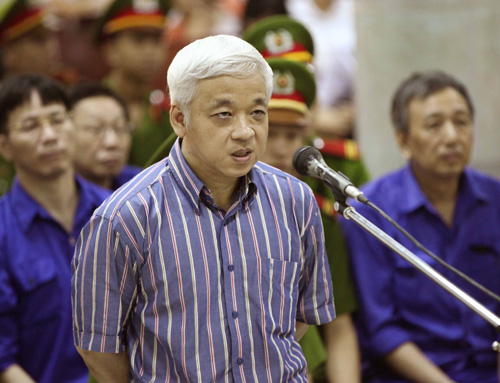 Bầu Ki&ecirc;n tại phi&ecirc;n t&ograve;a ng&agrave;y 2 th&aacute;ng 6