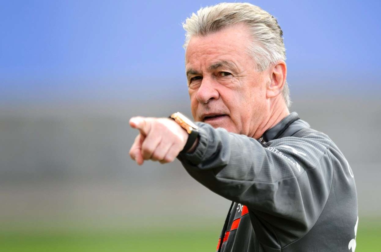 HLV Ottmar Hitzfeld đội Thụy Sĩ, 65 tuổi, người Đức