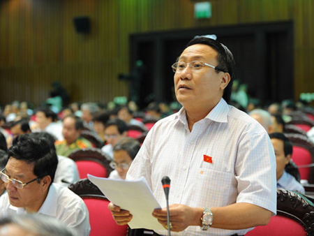 Dai bieu Ha Sy Dong