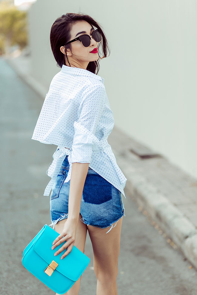 Xanh dương có nhiều sắc độ khác nhau. Mỗi tông màu sở hữu một đặc điểm riêng. Xanh cô-ban là màu xanh đậm nhất, dễ phối phụ kiện và phù hợp với nhiều loại trang phục. Xanh denim là màu đặc trưng của các trang phục có chất liệu jeans. Còn xanh baby là màu xanh nhạt và mang lại cảm giác mát mẻ, dễ chịu.